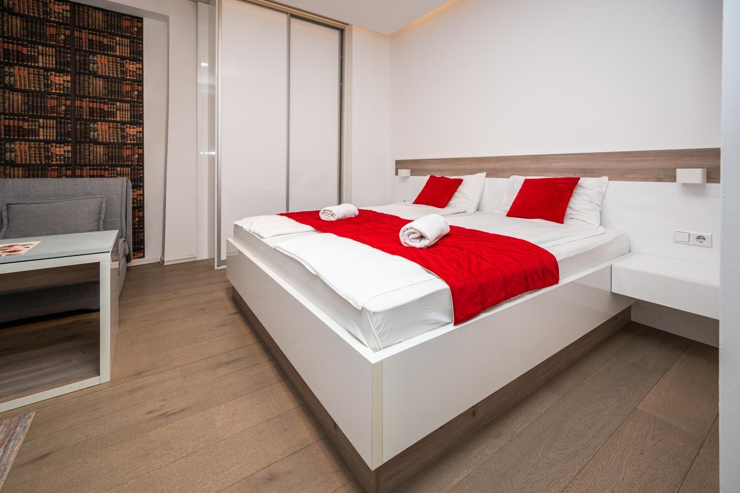 Modern And Design Apartments Near Cathedral ซาราเยโว ภายนอก รูปภาพ